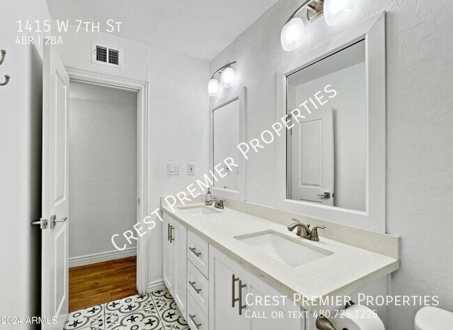 Building Photo - 1415 W 7th St