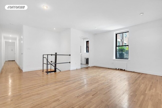 Building Photo - 29 W 84th St