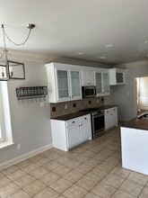 Building Photo - 526 Collins Ln