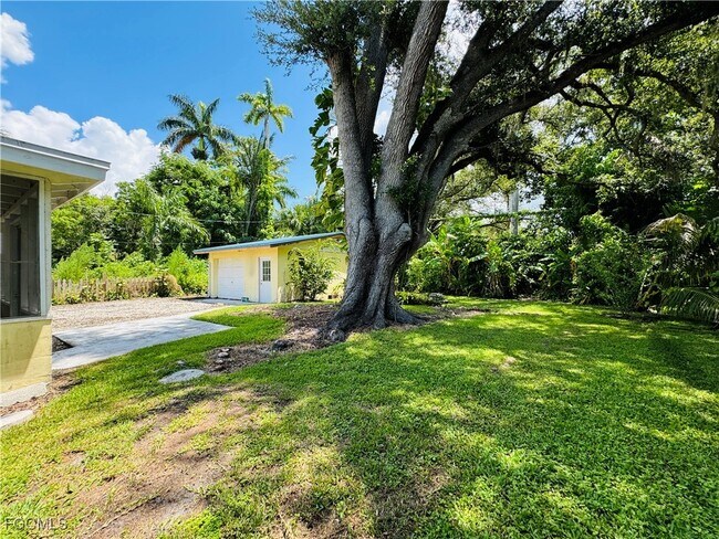 Building Photo - 311 Royal Palm Park Rd