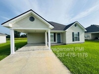 Building Photo - 127 Country Living Dr