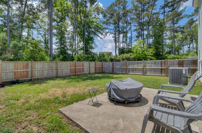 Building Photo - 131 Lakestone Rd