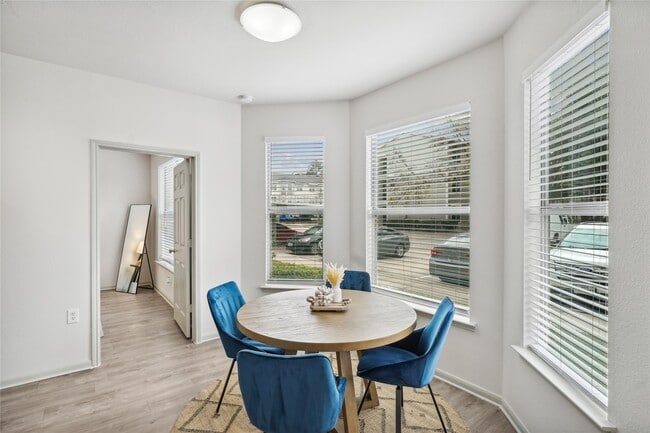 Building Photo - 9494 Humble Westfield Rd