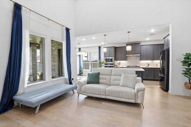 Building Photo - 509 Cedarwood St