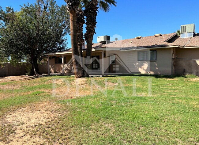 Building Photo - 5129 E Emile Zola Ave