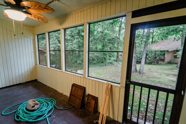 Building Photo - 26 Orantes Pl