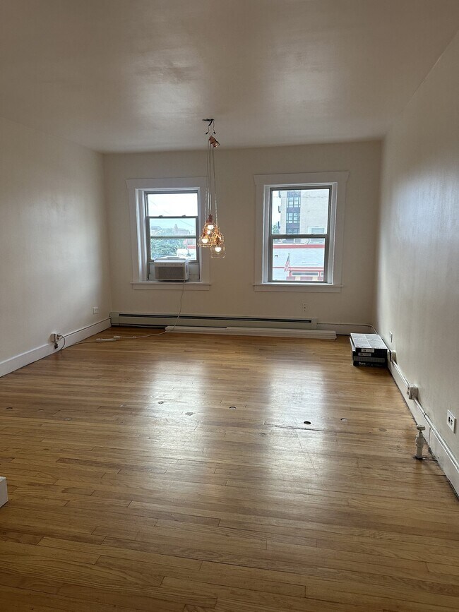 Building Photo - 1302 S Pearl St