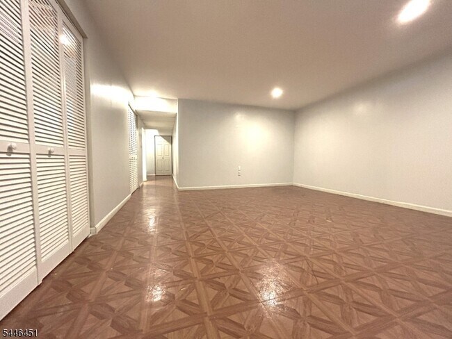 Building Photo - 36 Mindy Dr