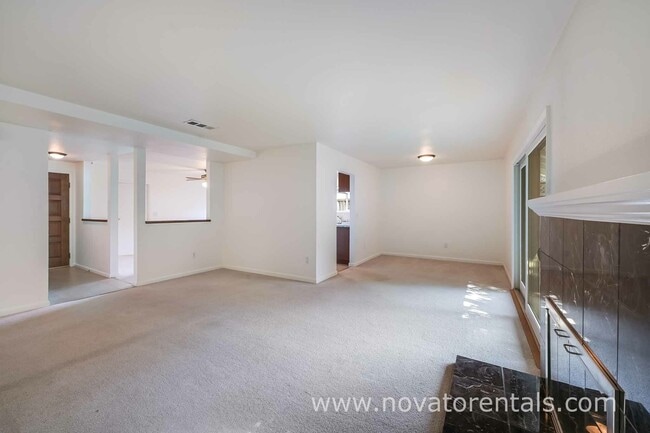 Building Photo - 2665 Center Rd