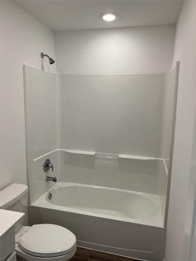 Building Photo - 7419 Bartoncliff Dr