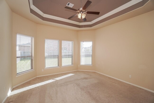 Building Photo - 215 Promenade Estates Ln