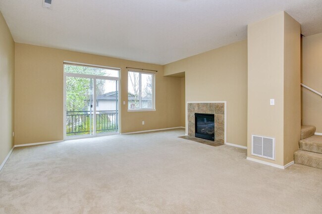 Building Photo - Spectacular 3 Bedroom, 3.5 Bathroom Townhome in Scenic Arbor Station.