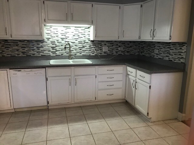 Building Photo - 9941 Treetop Dr