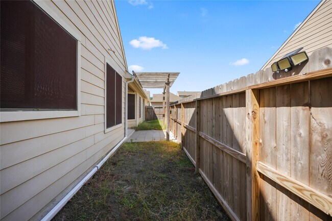 Building Photo - 3619 Standing Rock Dr