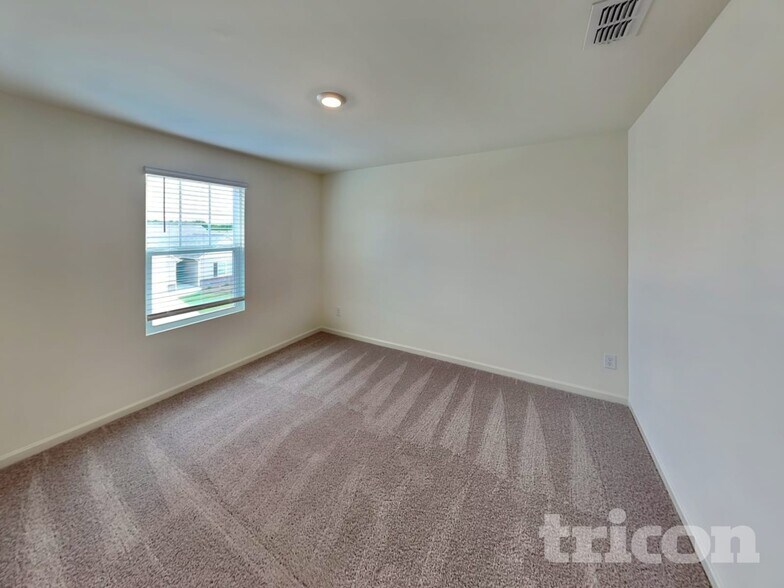 Building Photo - 283 Cottontail Ln