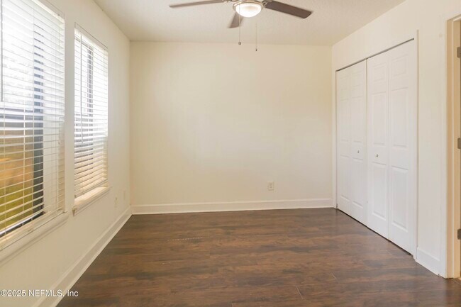 Building Photo - 5615 San Juan Ave
