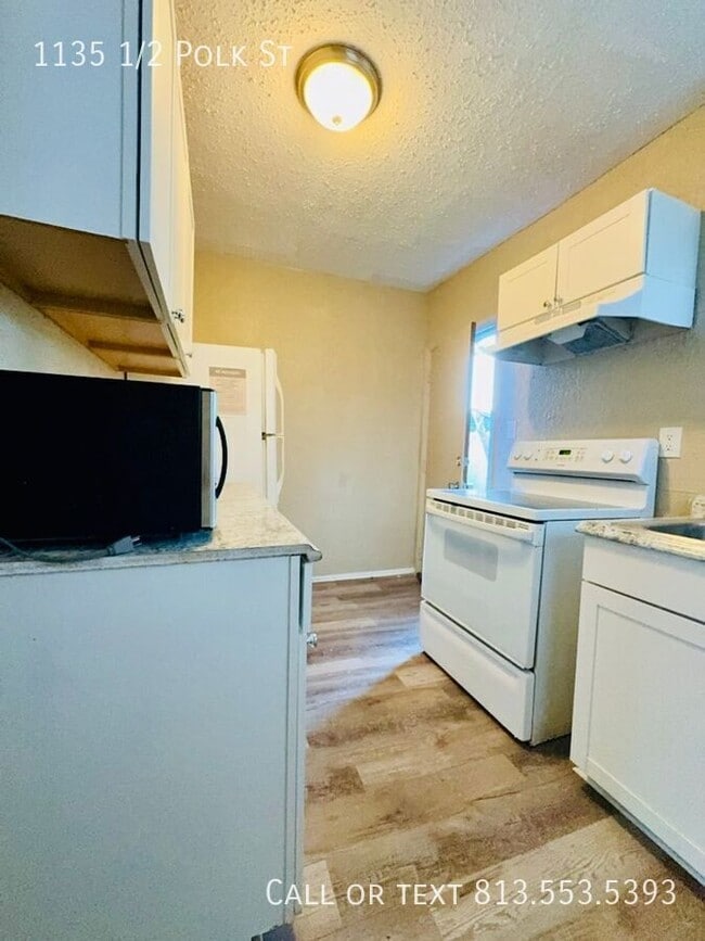 Building Photo - 1135 1/2 Polk St-