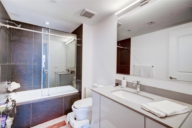 Building Photo - 1600 NE 1st Ave