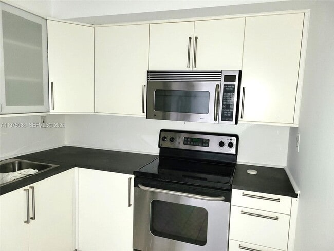 Building Photo - 3300 NE 191st St