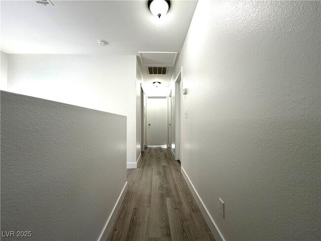 Building Photo - 9449 Amber Valley Ln