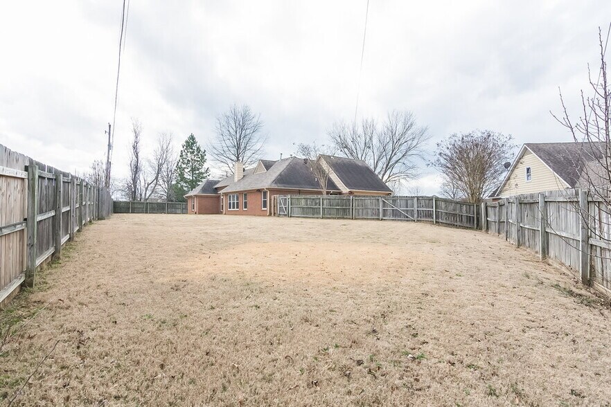 Building Photo - 8684 Leaf Manor Cove