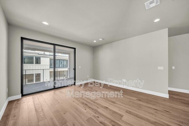 Building Photo - 2408 Schooner Ave