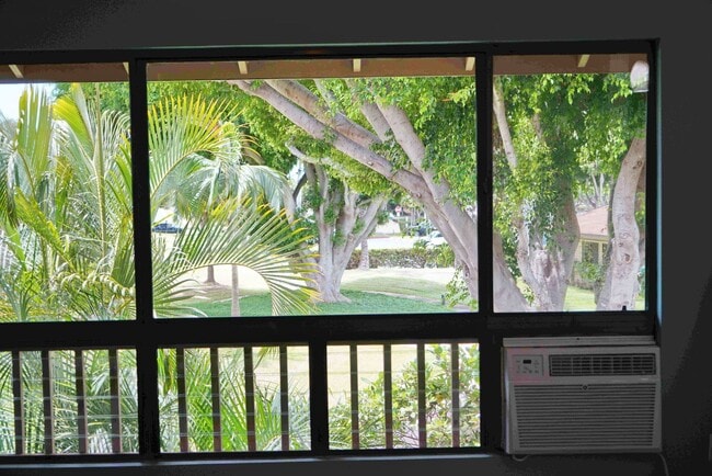 Building Photo - Rare Haleakala Gardens Top Floor Corner Un...