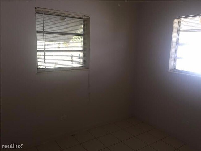 Building Photo - 2010 SW 68th Way