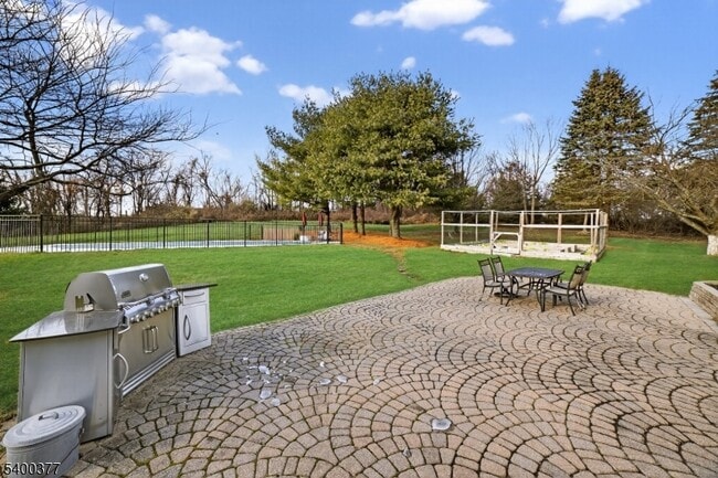 Building Photo - 7 Sun Valley Way