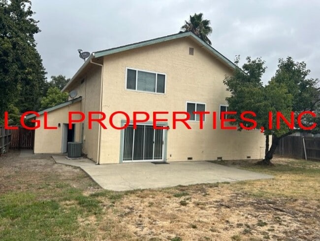 Building Photo - 1470 Pebblewood Dr