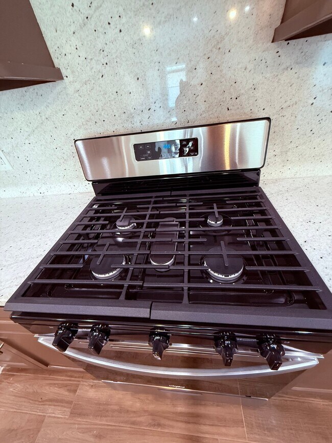 Building Photo - 14880 Coaltown Rd