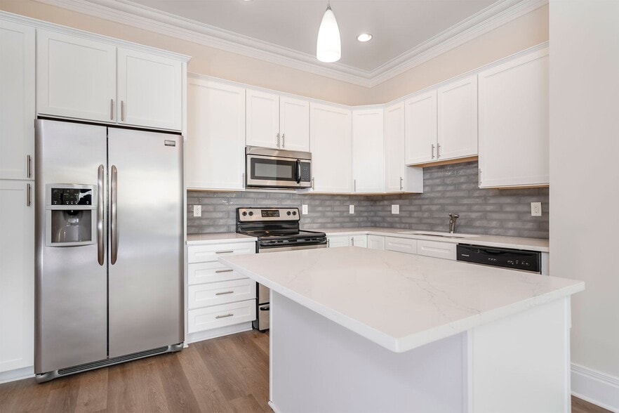 Primary Photo - Harrison Park Apartments
