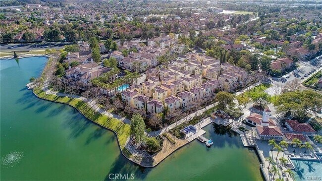 Building Photo - 225 Montana Del Lago Dr