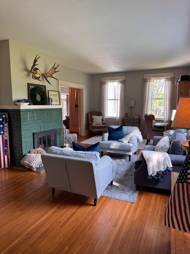 Building Photo - 4 Bedroom || 3 Bathroom Home on 2 Acres