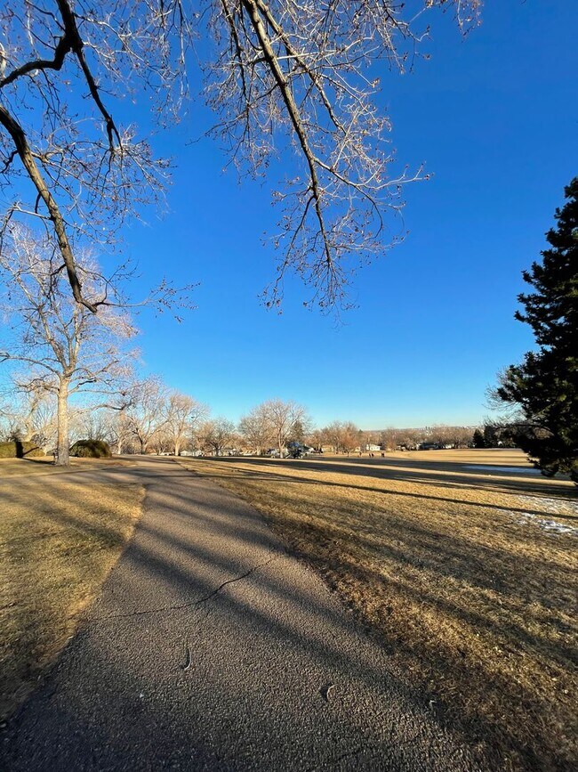 Building Photo - Updated 3BD/ 2BA home in Denver, CO! Available January 1st