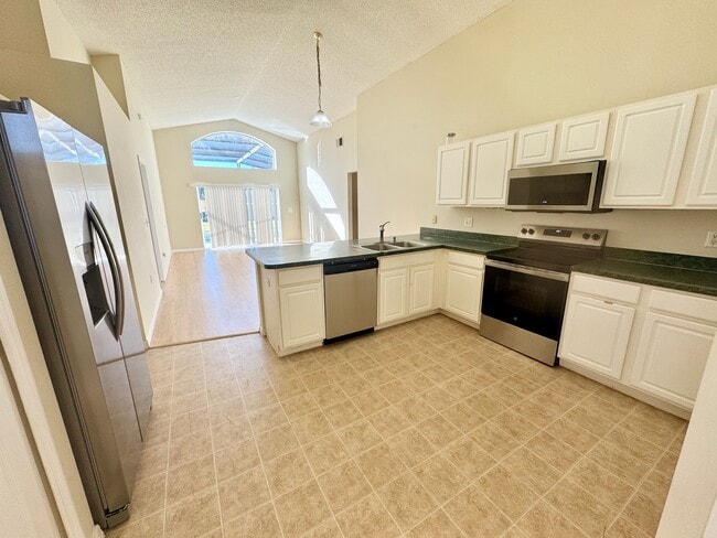 Building Photo - 1317 Casterton Cir