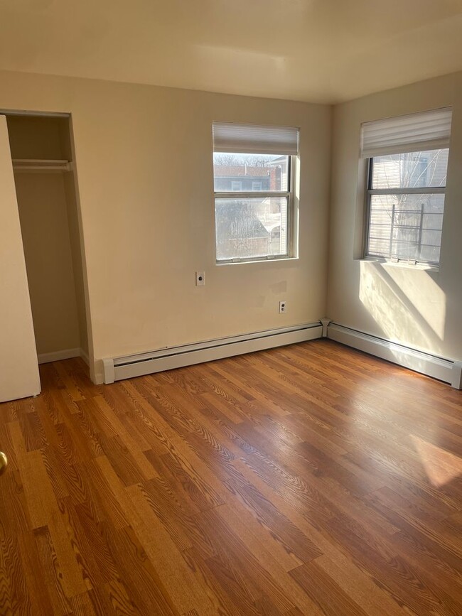 Building Photo - 167-14-167145 145th Ave