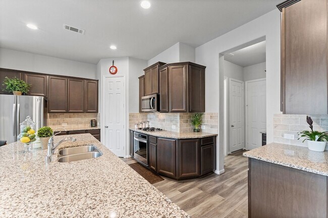 Building Photo - 2836 Jehlon Ln