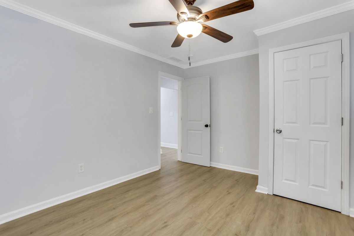 Building Photo - 3436 Pinehill Dr
