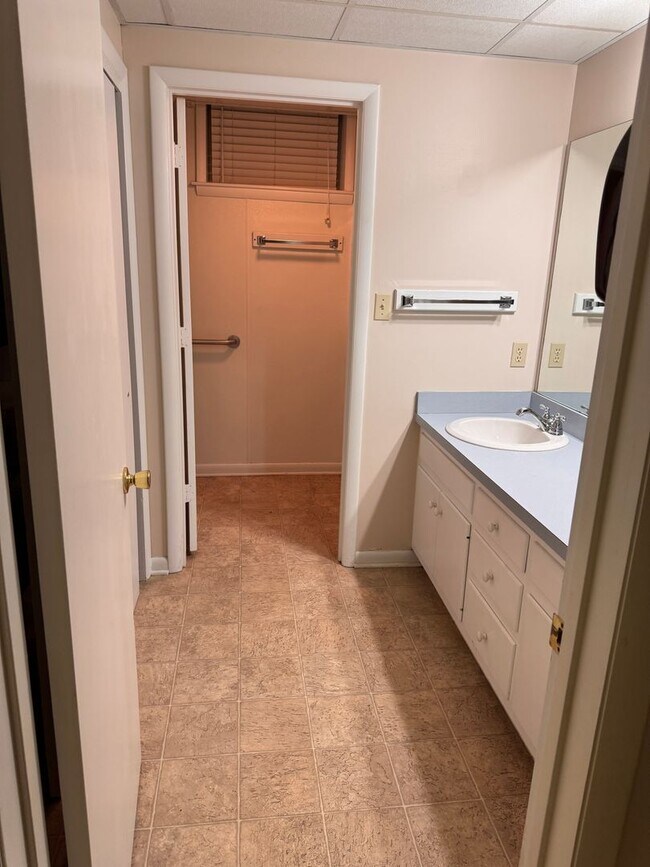 Building Photo - 5 Bedroom || 3 Bathroom Home with All Util...