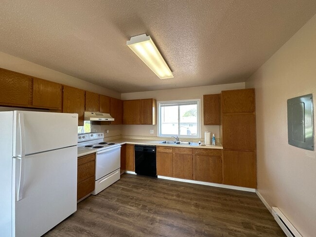 Building Photo - 512 Park St SW