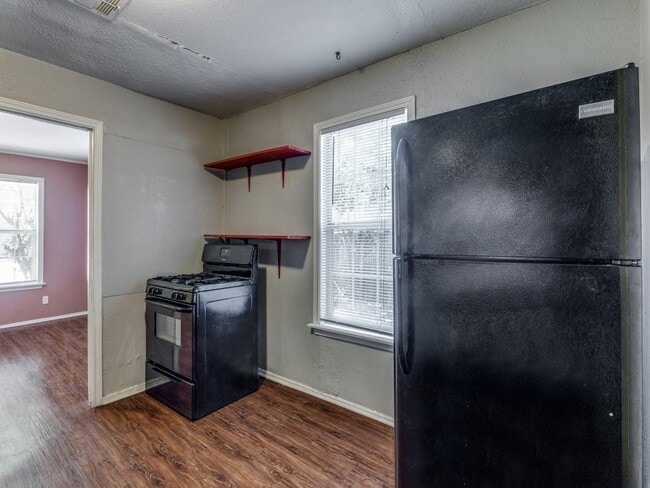 Building Photo - 1136 Garland Ave