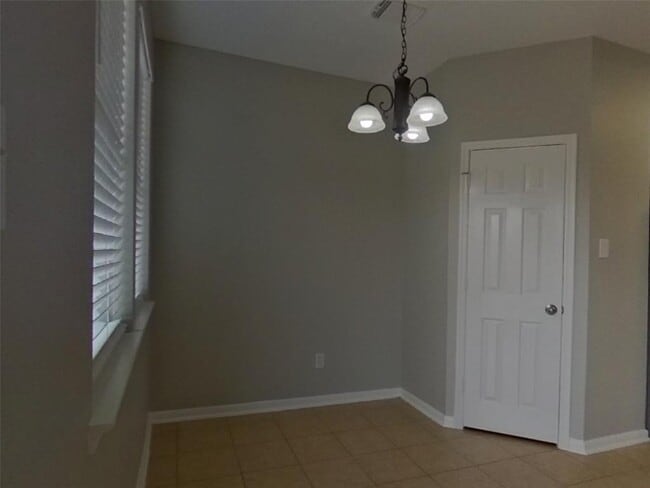 Building Photo - 7526 Oakwood Canyon Dr