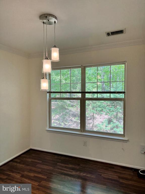 Building Photo - 1702 Ascot Way