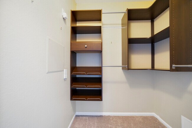 Building Photo - 6214 Stevenson Dr