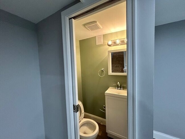 Building Photo - 3 Bedrooms in Parkville MD