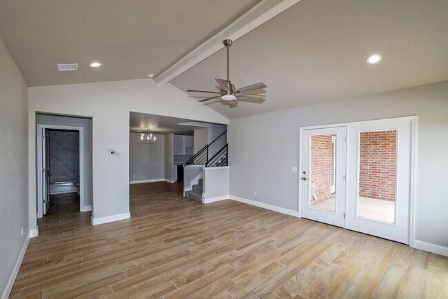 Building Photo - New Construction in City View!