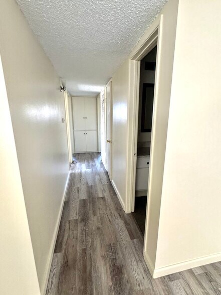 Building Photo - 7134 Westview Pl
