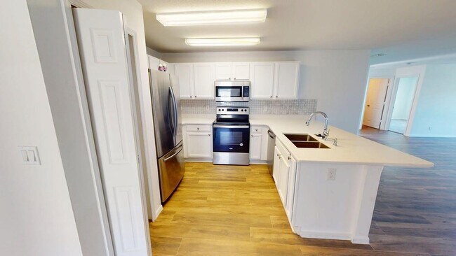 Building Photo - 4232 SW Winslow St