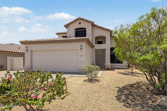 Building Photo - 6947 W Via Del Sol Dr